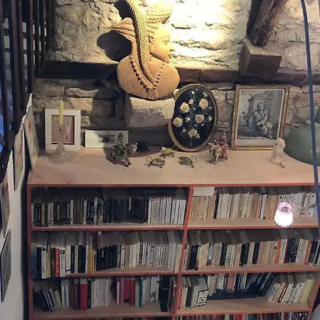 Medieval In The Heart Of بيت للعطل